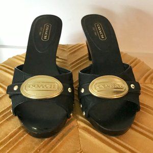 Coach Addisyn Gold Studs Metal Logo Slides